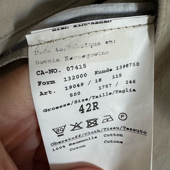 Bugatti raincoat, jacket in excellent condition. Bust 24” length 37” - Picture 9 of 12